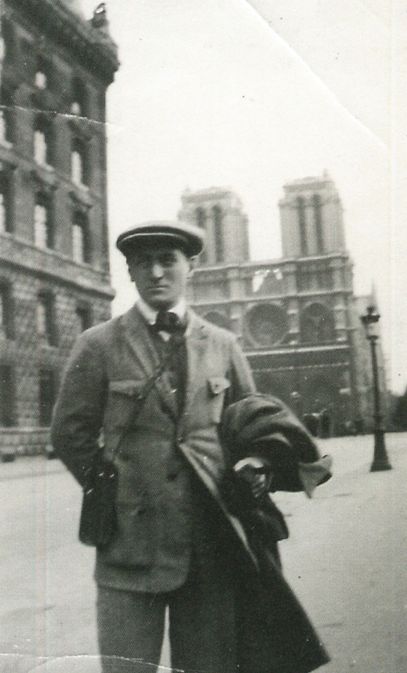 José Manaut en París, noviembre de 1923.